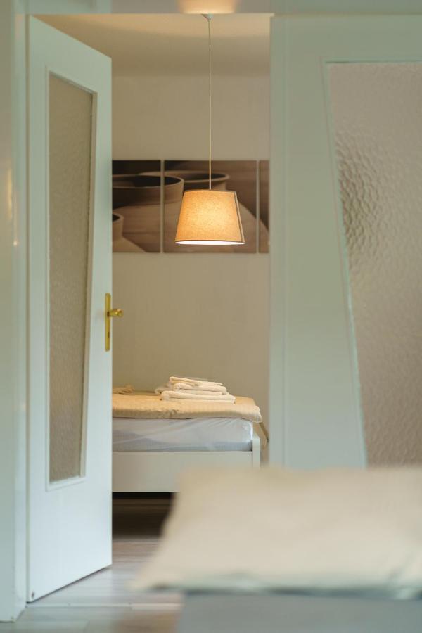 Grosszuegiges Apartment Mit Balkon Fuer Monteure Und Feriengaeste Dillingen Extérieur photo