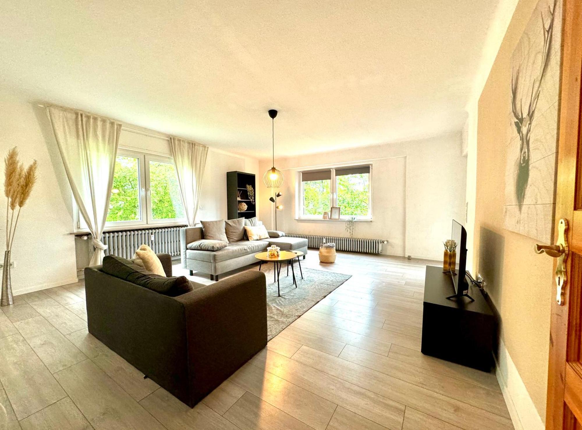 Grosszuegiges Apartment Mit Balkon Fuer Monteure Und Feriengaeste Dillingen Extérieur photo